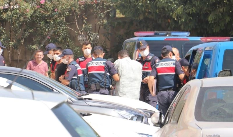 Ev hapsindeki şahsı öldüren 2 zanlı tutuklandı
