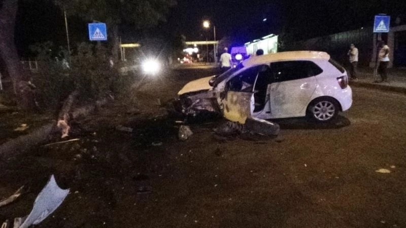 Pert olan araçtan burnu bile kanamadan çıktı
