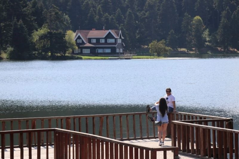 HES koduyla girilen Gölcük Tabiat Parkı’na yoğun ilgi

