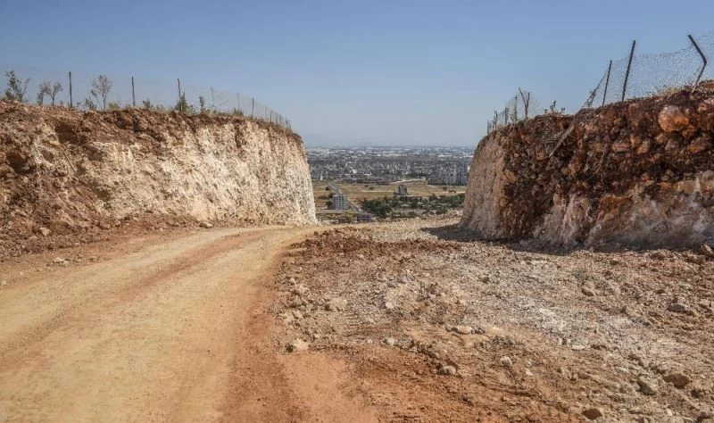 Varsak-Masa Dağı yoluna 11 bin 520 kamyon hafriyat
