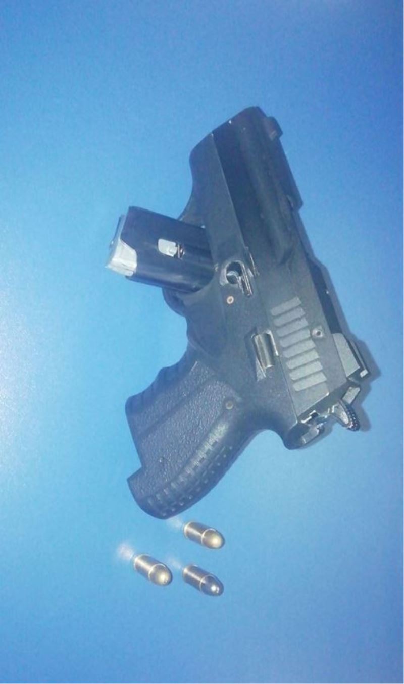 Aranan kaçakçı Denizli’de yakalandı
