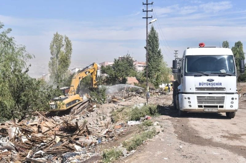 Ankara Büyükşehir Belediyesinin atıkla mücadelesi devam ediyor
