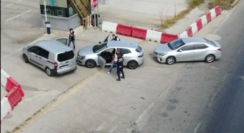 Antalya’ya uyuşturucu sokmaya çalışan şüpheliler böyle yakalandı
