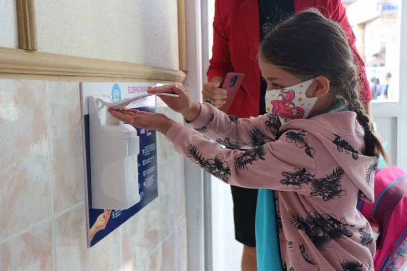 6 aylık aranın ardından öğrenciler okula kavuştu
