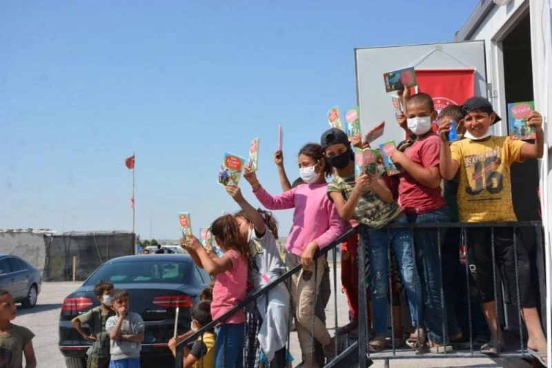 Tarım işçilerinin çocukları için eğitim konteynırı
