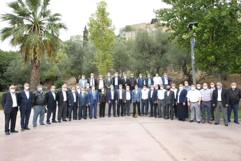 Başkan Büyükgöz mahalle muhtarlarını ile buluştu
