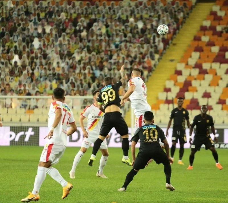 Adem Büyük ile Cueva’nın performansı Hamzaoğlu’nu mutlu ediyor
