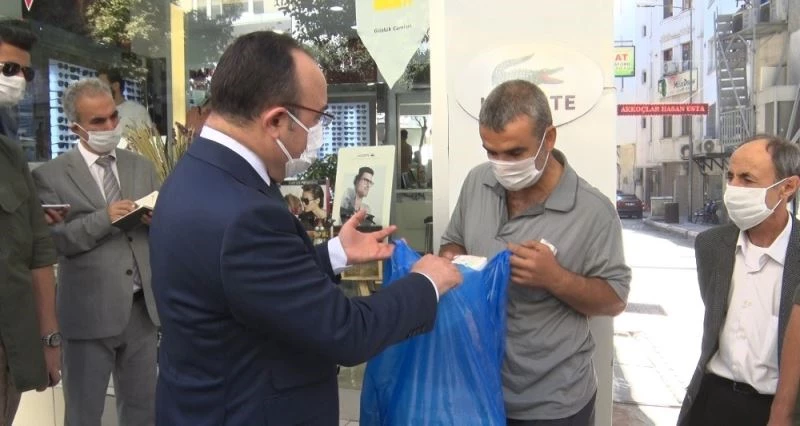 Vali, engelli şahsın tüm maskelerini satın aldı, ilgilenilmesi için talimat verdi
