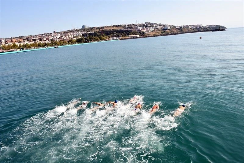 Yürüdüler, yüzdüler ve karate yaptılar
