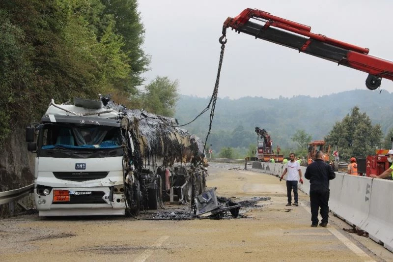 Zift yüklü tanker 4 saat süren çalışmanın ardından kaldırıldı
