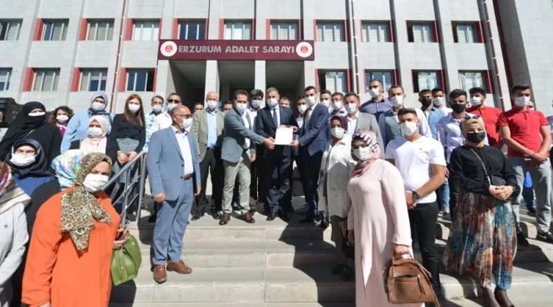 Ak Parti Yakutiye İlçe Başkanı Aydın, mazbatasını aldı ve A takımını belirledi
