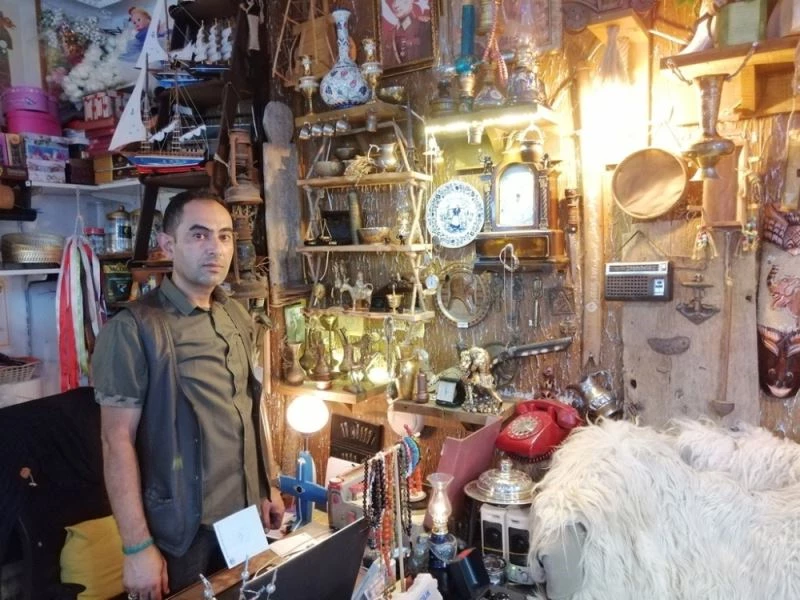 Amasya Suluova’da müze gibi çiçekçi dükkanı
