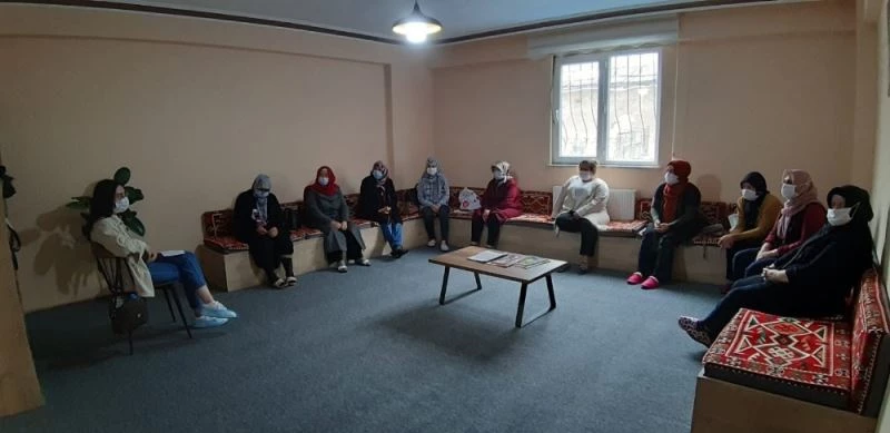 Şuhutlu kadınlara sağlıklı beslenmenin püf noktaları anlatıldı
