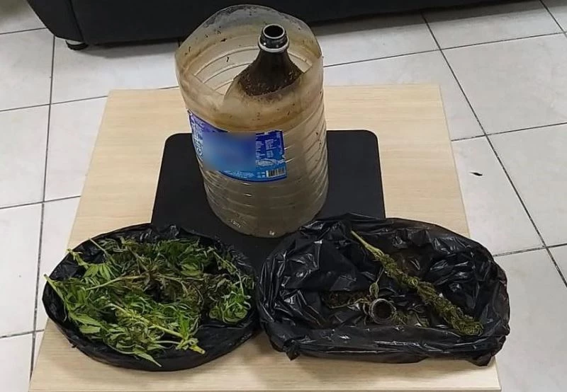 Uyuşturucu kullanmaktan 3 kişi gözaltına alındı
