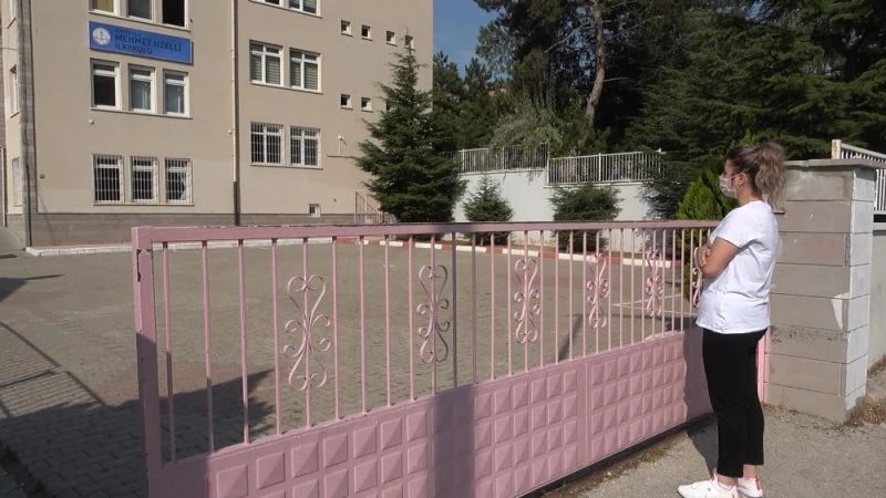 Annelerin ’evlat’ nöbeti: Gözünü oradan hiç ayırmadı
