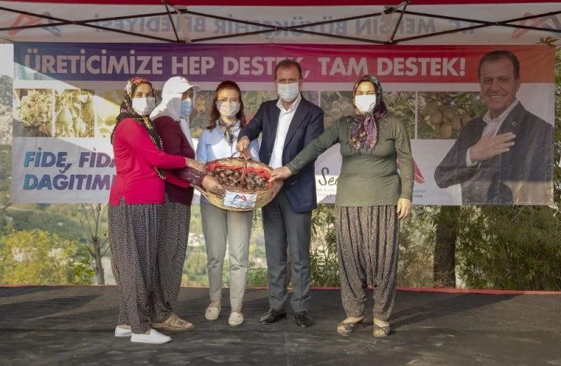 Başkan Seçer, nergis soğanı dağıtımına Darısekisi’nden başladı
