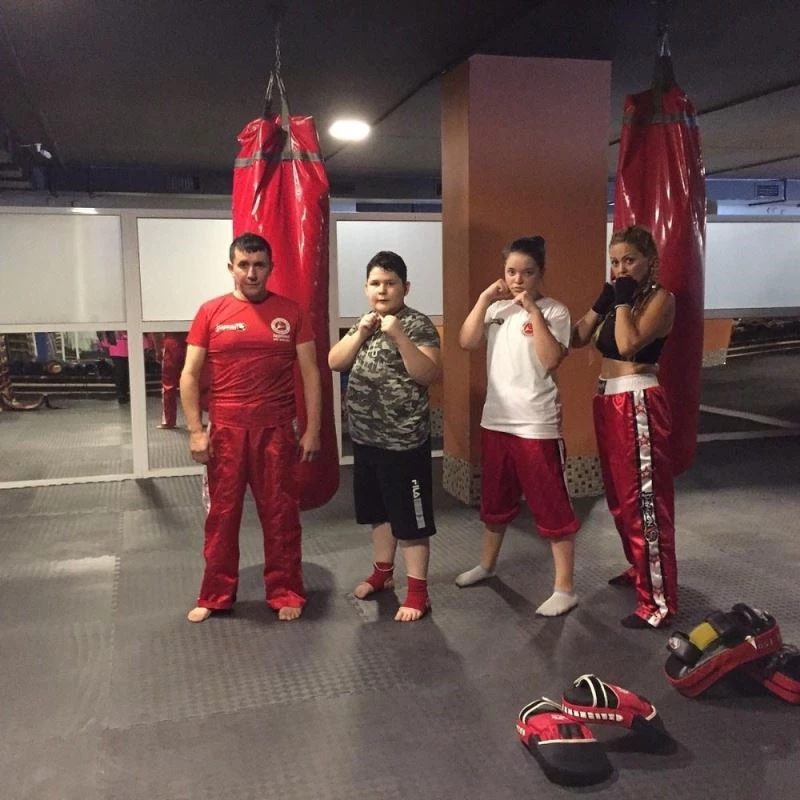 Wushu antrenörlerinin siyah kuşak sevinci
