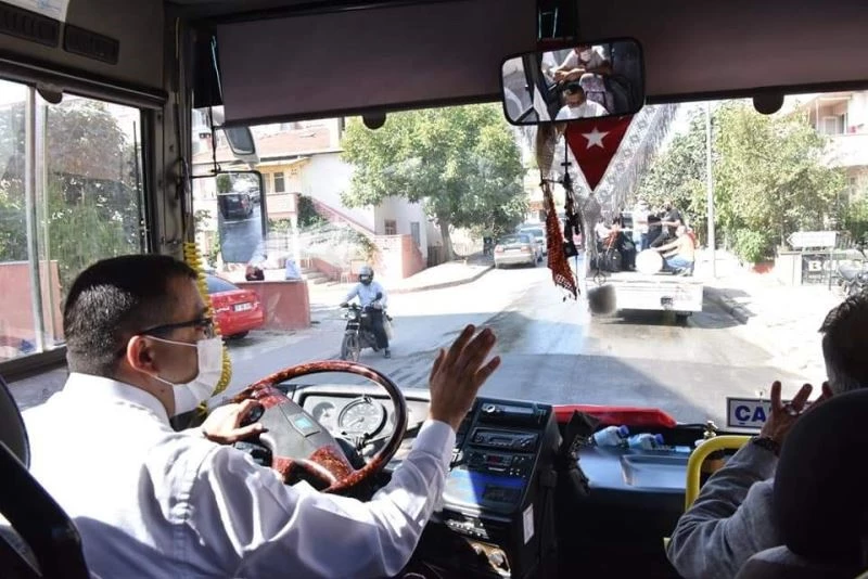Başkan Öz direksiyona geçti, kutlamalara renk kattı
