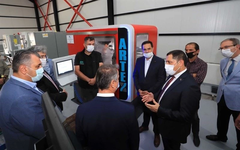 Vali Masatlı, fabrikalarda incelemelerde bulundu
