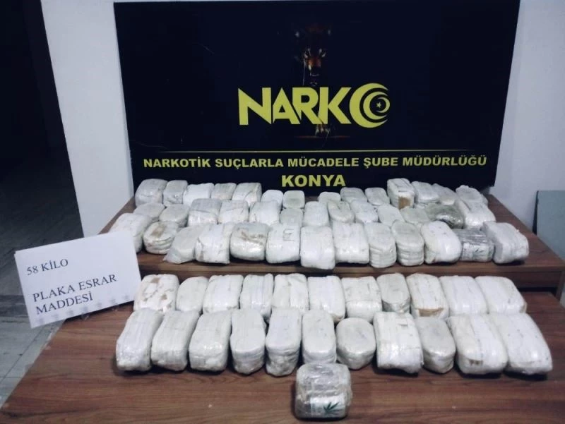 Patlıcan ve zeytin dolu çuvallarından uyuşturucu ele geçirildi
