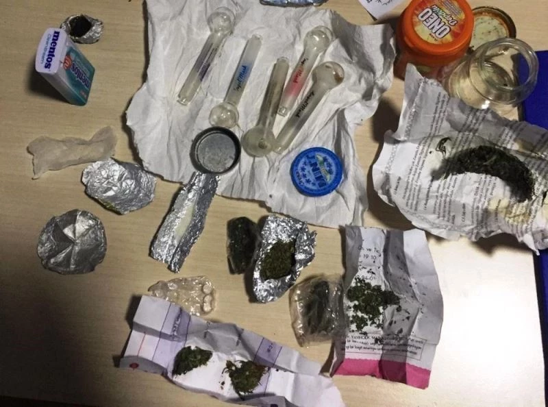 Polisin şüphelendiği otomobilden uyuşturucu madde çıktı
