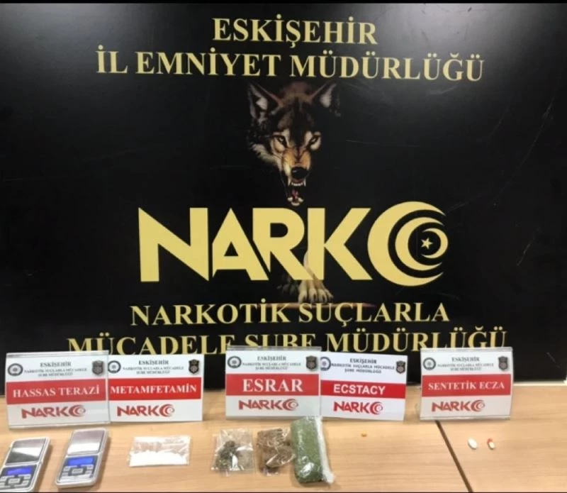 Eskişehir Narkotim sokakları uyuşturucudan arındırmaya devam ediyor
