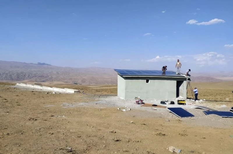 Günbaşı’nın güneş enerji panelli sıvatları tamamladı
