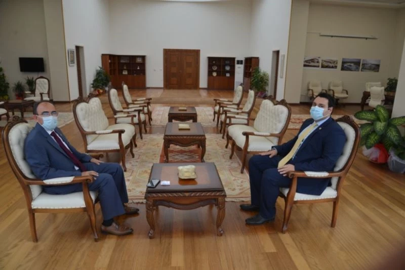 Kaymakamlardan Rektör Beydemir’e ziyaret
