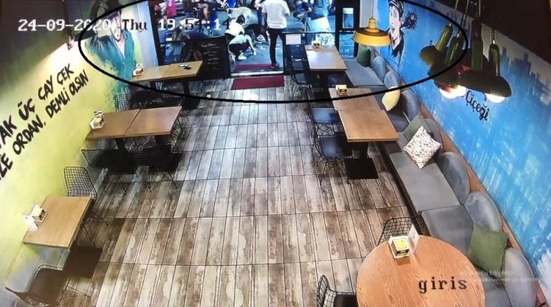 Erzincan’da ‘Avanak Apdi’ filmi gerçek oldu, caddeye para saçtı
