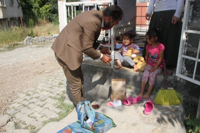 UMADER´den ihtiyaç sahiplerine yardım eli uzanıyor
