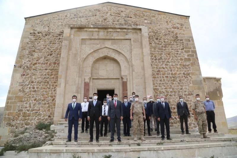 Bu terasa çıkanlar, yaklaşık bin yıllık Türk tarihini izleyebilecek
