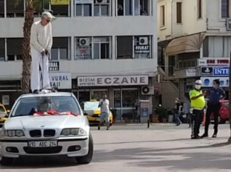 Ayvalık’ta Harp Okulu kılıcı ile intihar girişimi
