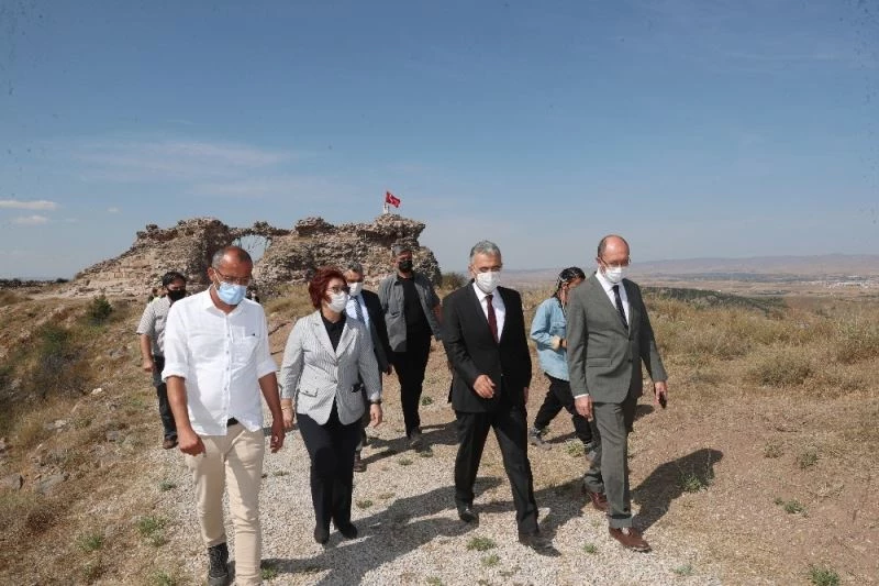 Karacahisar Kalesi kazıları geçmişe ışık tutacak
