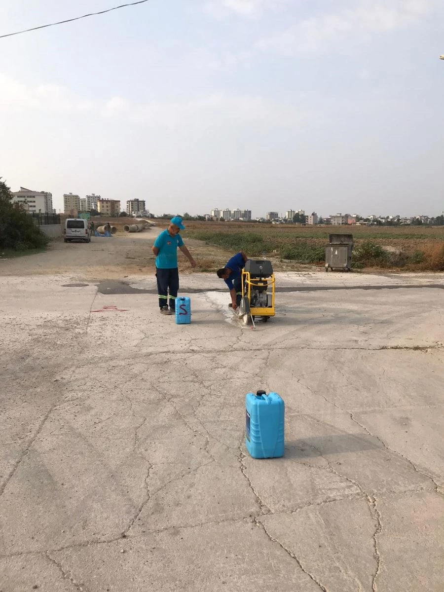 BİR MAHALLENİN YAĞMUR SUYU TAHLİYE PROBLEMİ ÇÖZÜLÜYOR