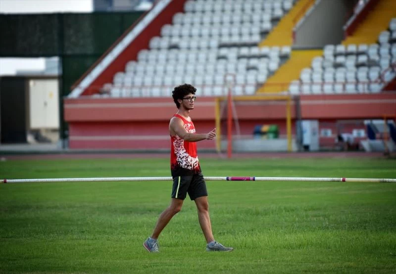 Rekortmen atlet Ersu Şaşma