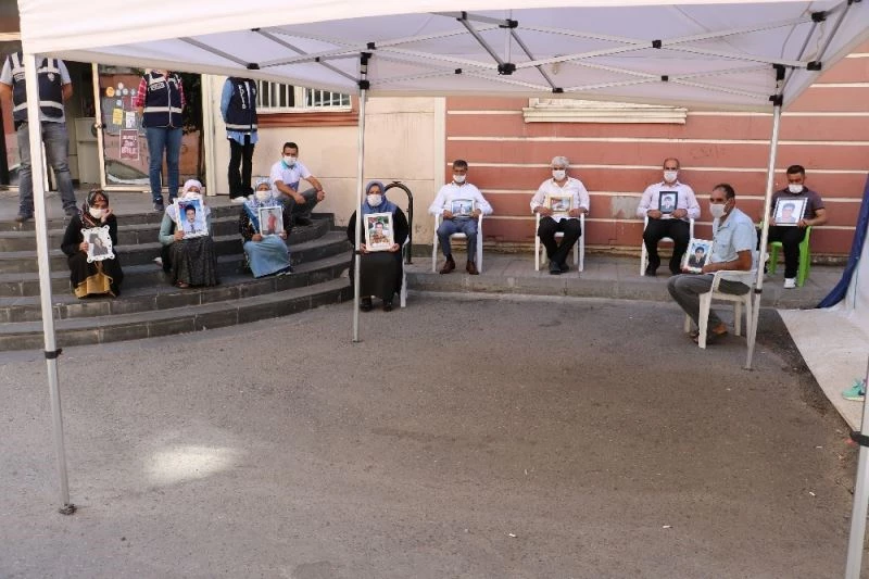 HDP önündeki ailelerin evlat nöbeti 389’uncu gününde
