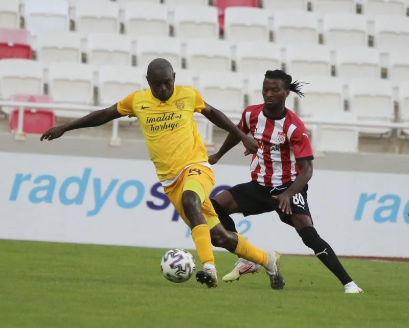 Sivasspor’da Kayode ilk resmi maçına çıktı
