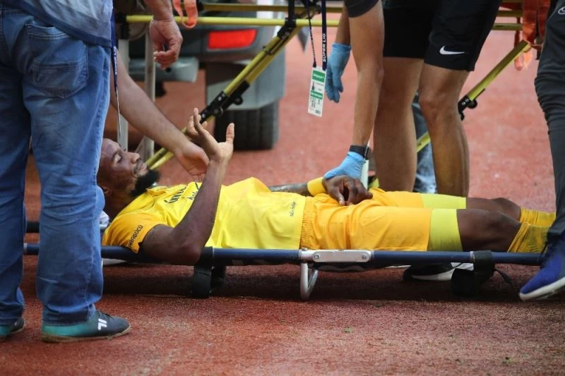 Jonathan Bolingi’nin dirseği çıktı
