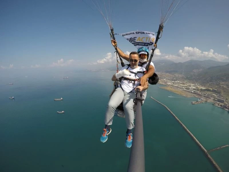 Amanosların zirvesinden atladılar
