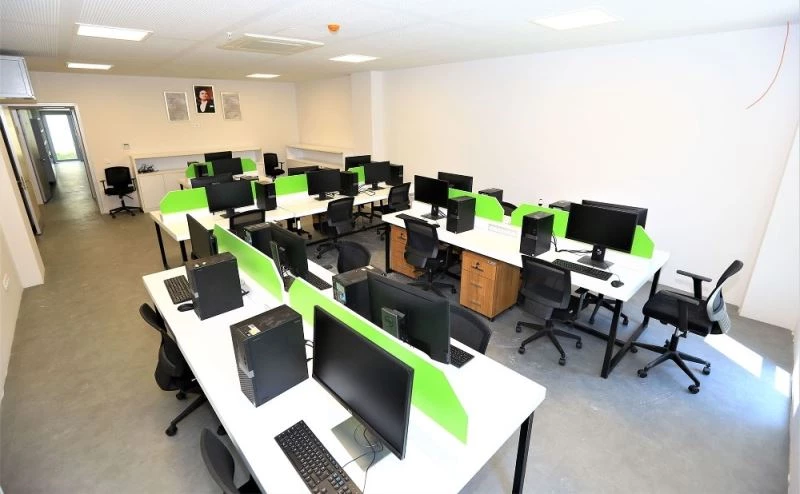 Büyükşehir’in Bilgisayarları çocukların hizmetinde
