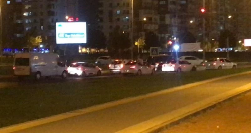 Diyarbakır’da yasaklara rağmen tehlikeli düğün konvoyu
