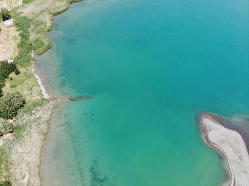 (Özel) Van Gölü’nde bir batık gemi daha gün yüzüne çıkartıldı

