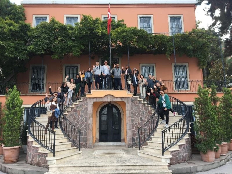 İEÜ Erasmus Öğrenci Ağı Kulübüne ‘Erasmus’ birinciliği
