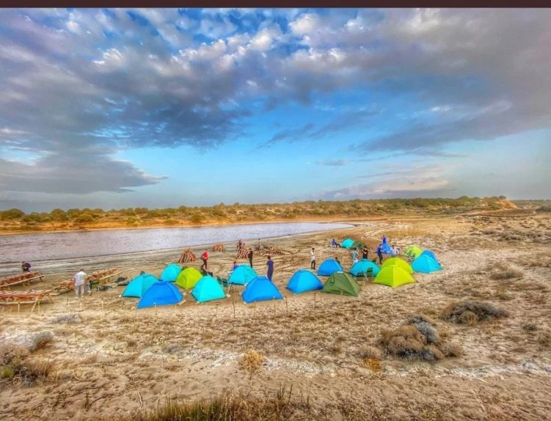 Sosyal medya fenomenleri pembe gölde
