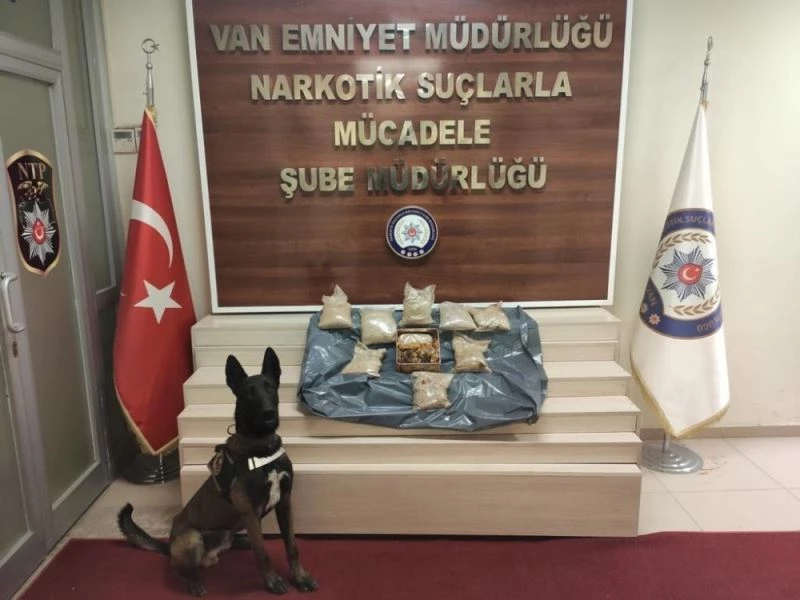 Ballı eroin sevkiyatı Zeus’a takıldı
