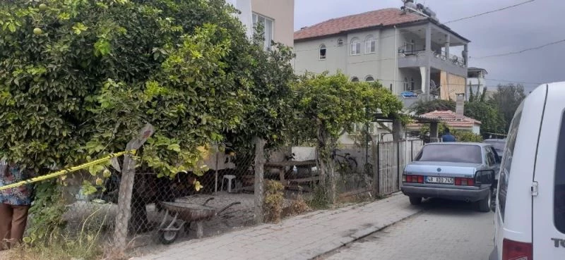 Silah sesleri sonrasında, evde cansız bedenleri bulundu
