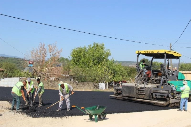 Terzialan beldesinde sıcak asfalt çalışması
