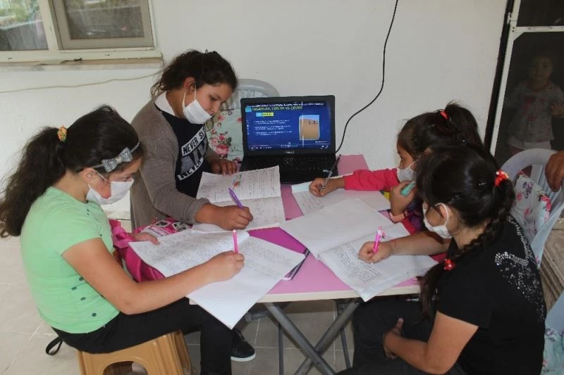 İmamın evi okul oldu, öğrenciler sıraya girdi
