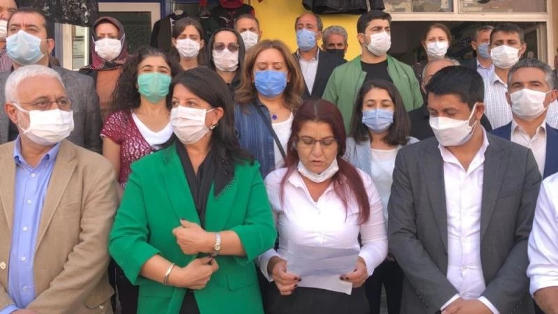 HDP’li vekillerden polise: 
