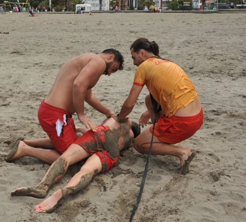 Cankurtaranlar 193 kişiyi boğulmaktan kurtardı
